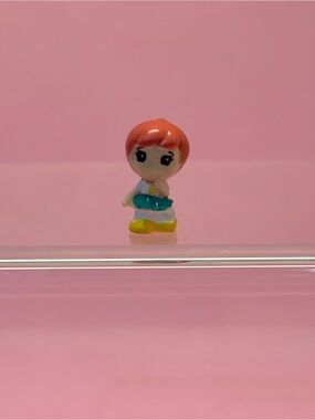 Blip Toys Squinkies girl mini figure